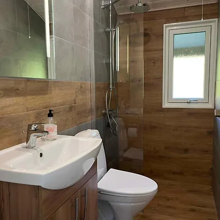 Cozy With Space For Relaxation Σπίτι διακοπών